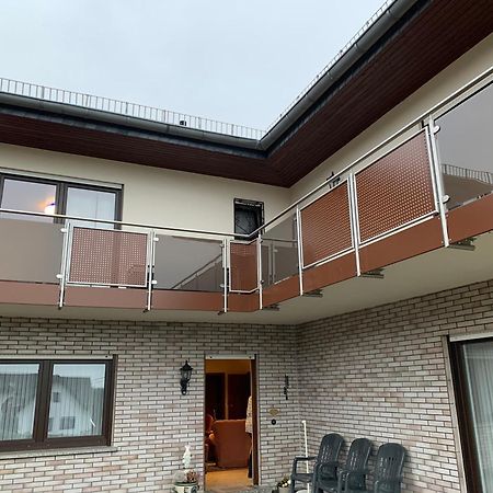 Ferienwohnungjahrsfeld Strassenhaus Ngoại thất bức ảnh