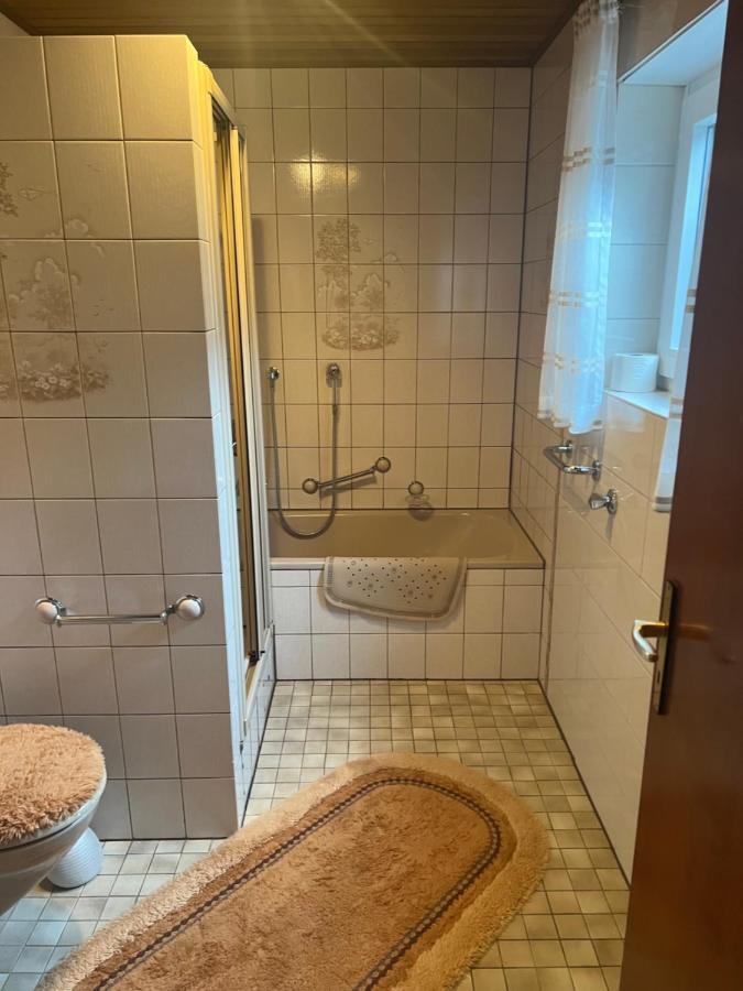Ferienwohnungjahrsfeld Strassenhaus Ngoại thất bức ảnh